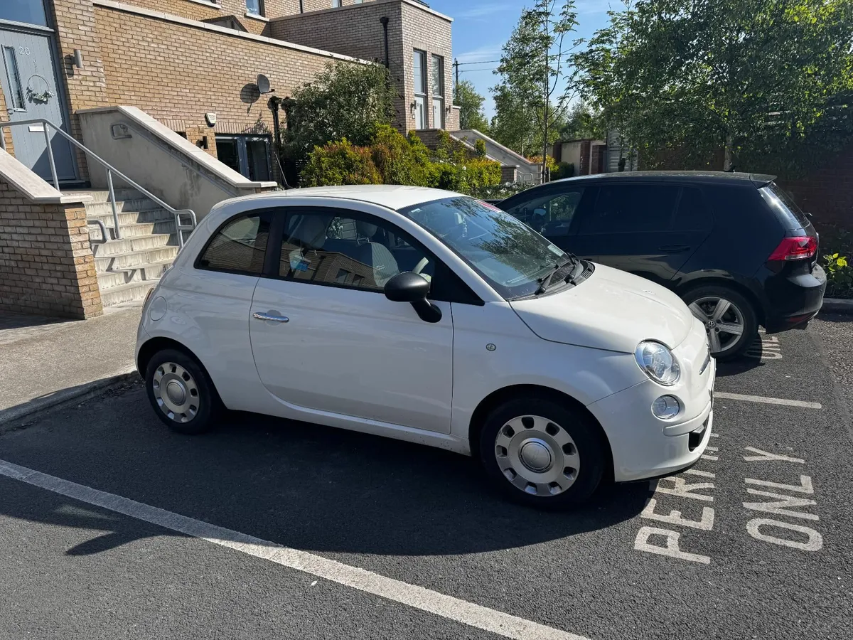 Fiat 500 2015 in immaculate condition -outside and - Image 2