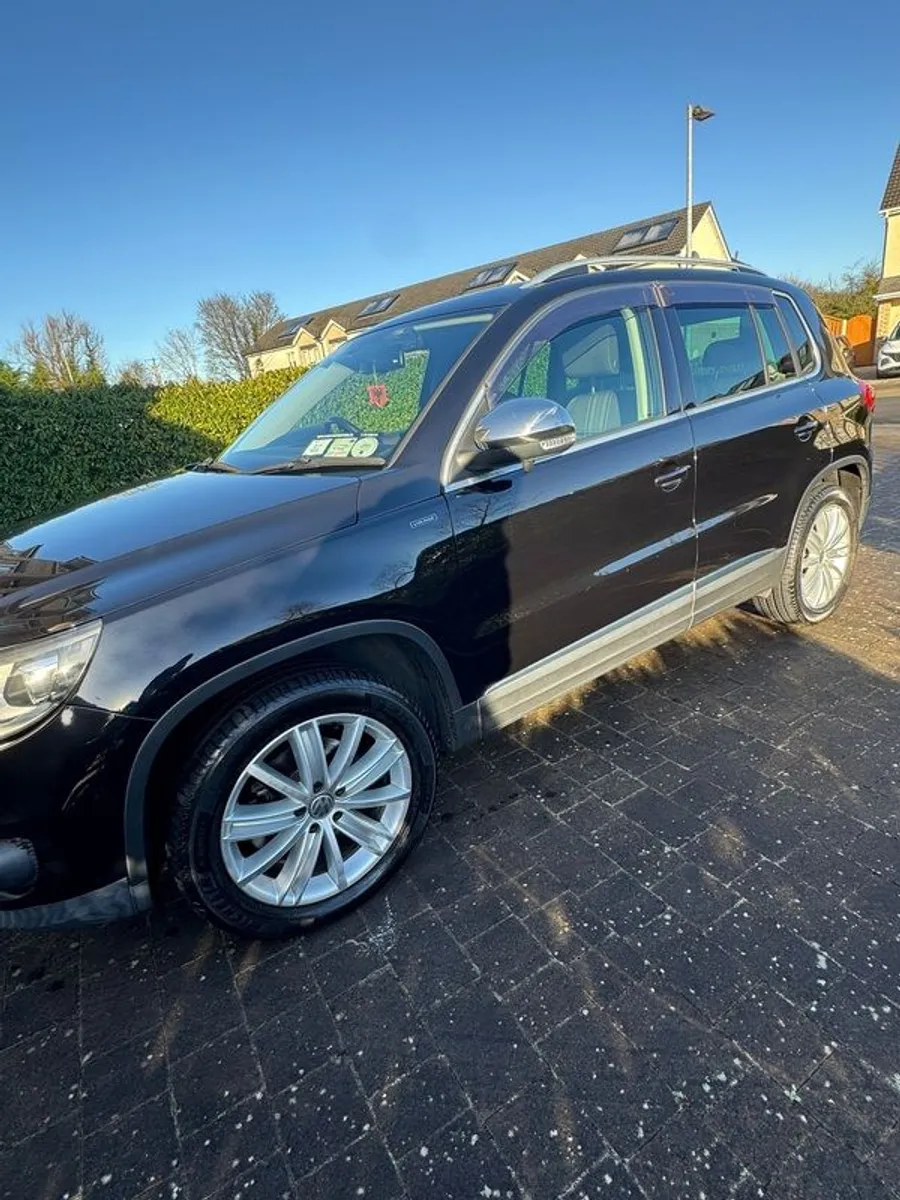 2016 Volkswagen Tiguan - Image 1