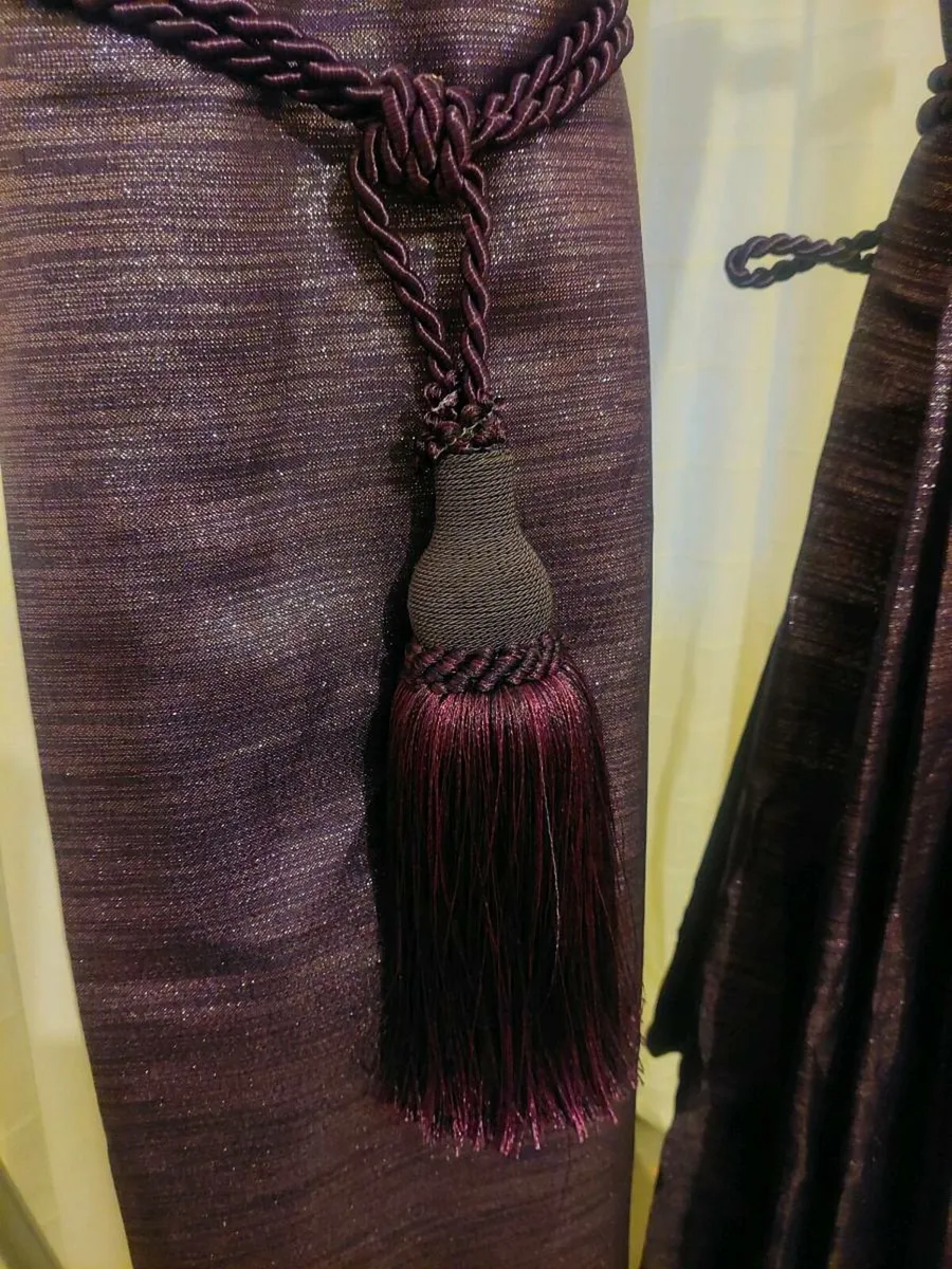 Curtains - Image 2