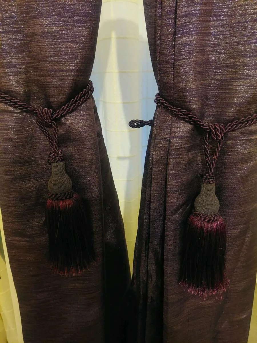 Curtains - Image 4