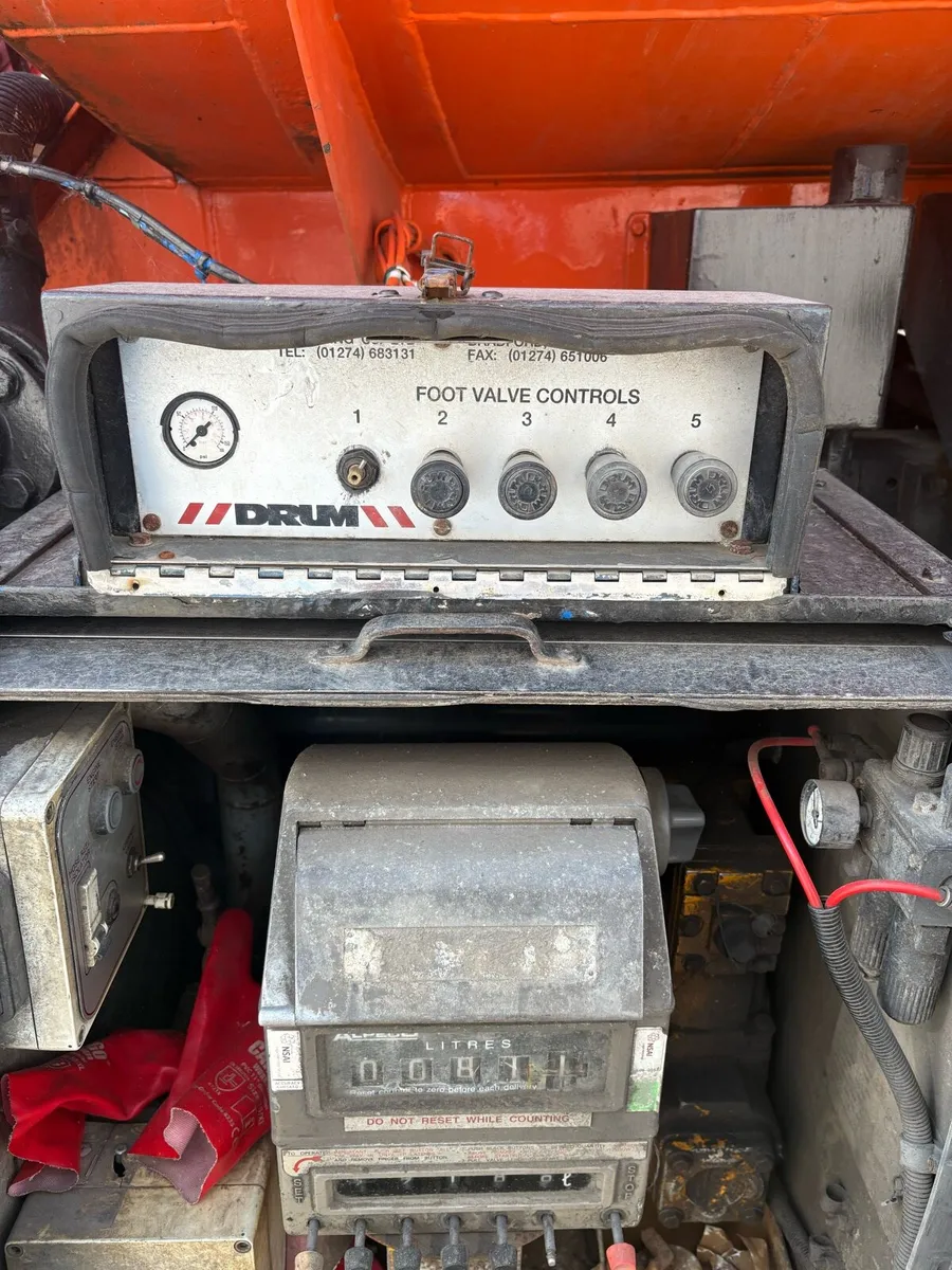 Oil Tanker - Image 3