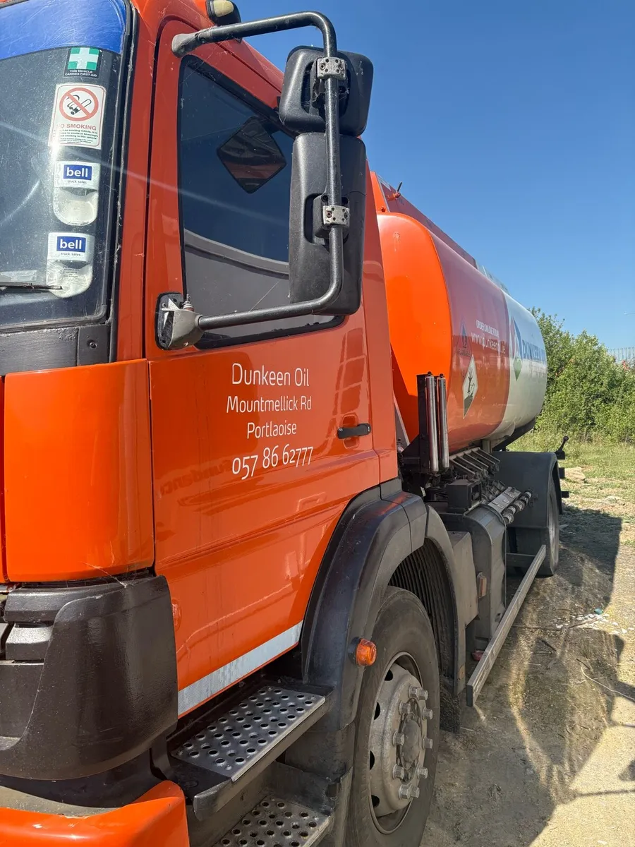 Oil Tanker - Image 4