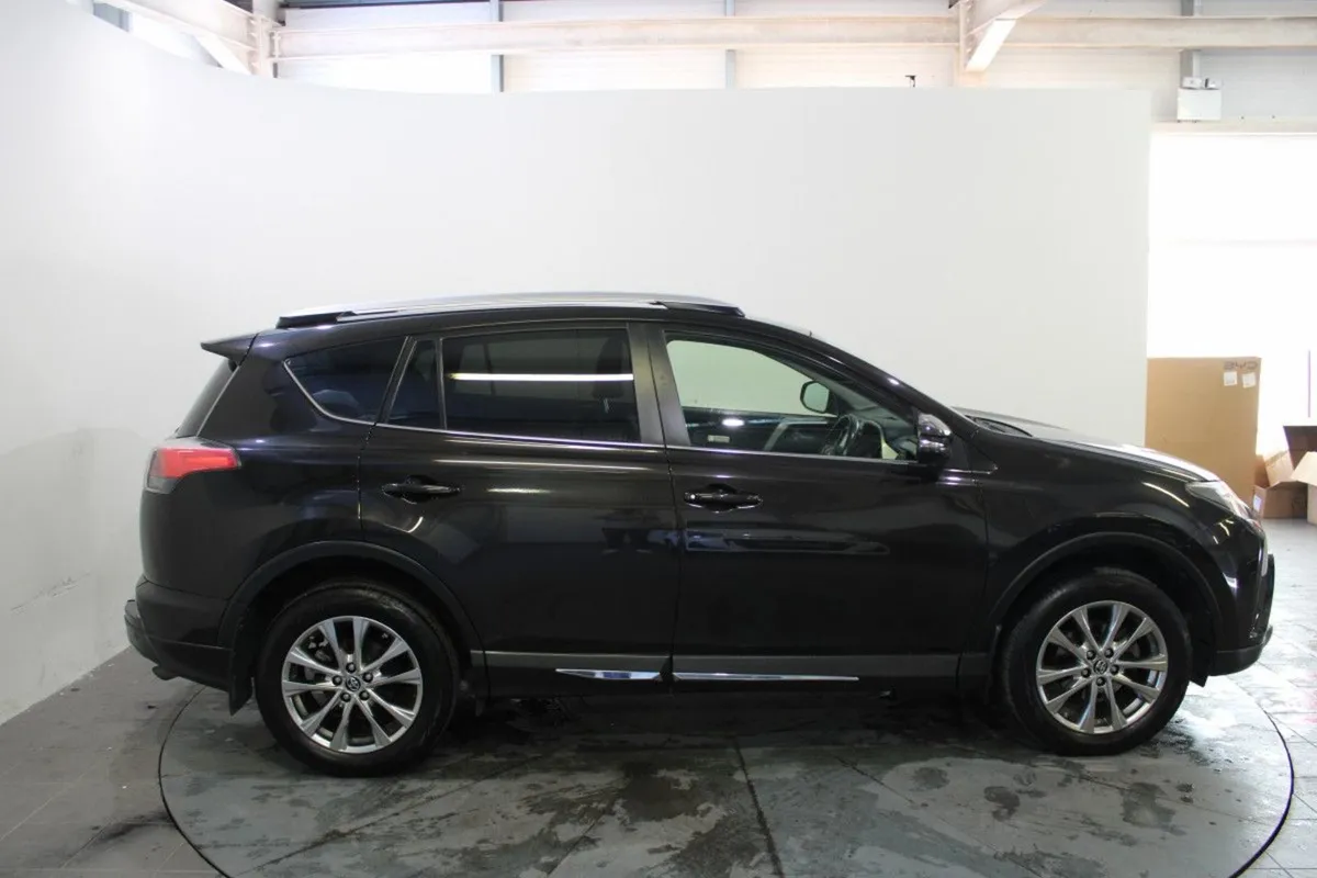 Toyota Rav4 2.0 D-4d (143) 2WD SOL - Image 4