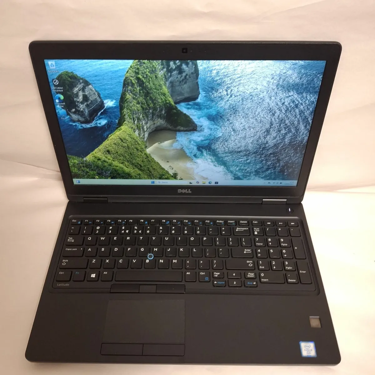 Dell Latitude 5580 15.6" Core i5, 16GB RAM, 256GB - Image 1
