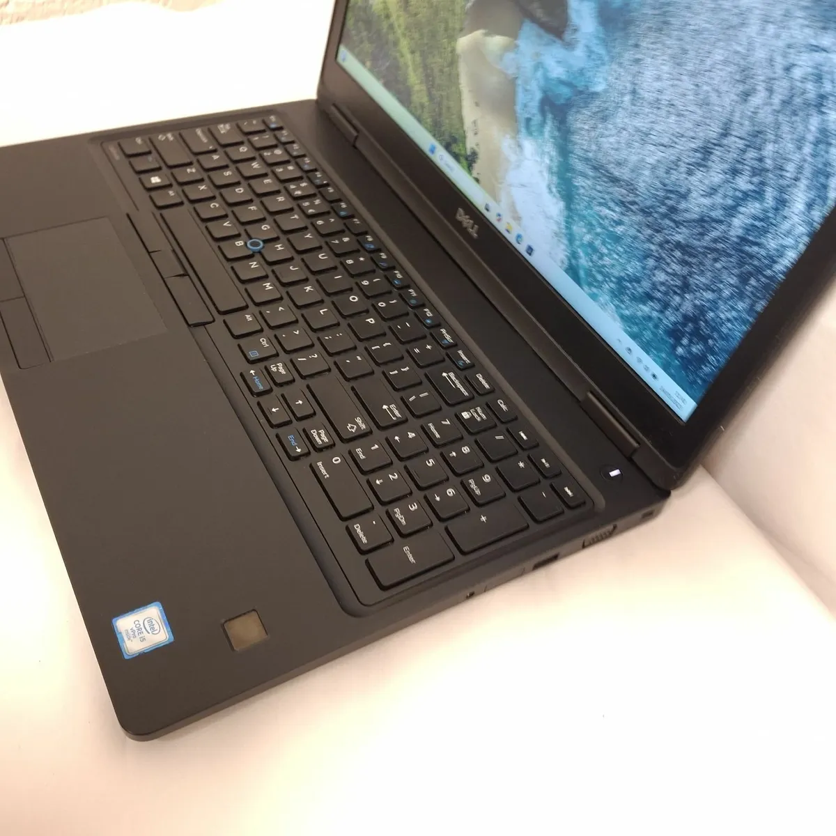 Dell Latitude 5580 15.6" Core i5, 16GB RAM, 256GB - Image 4