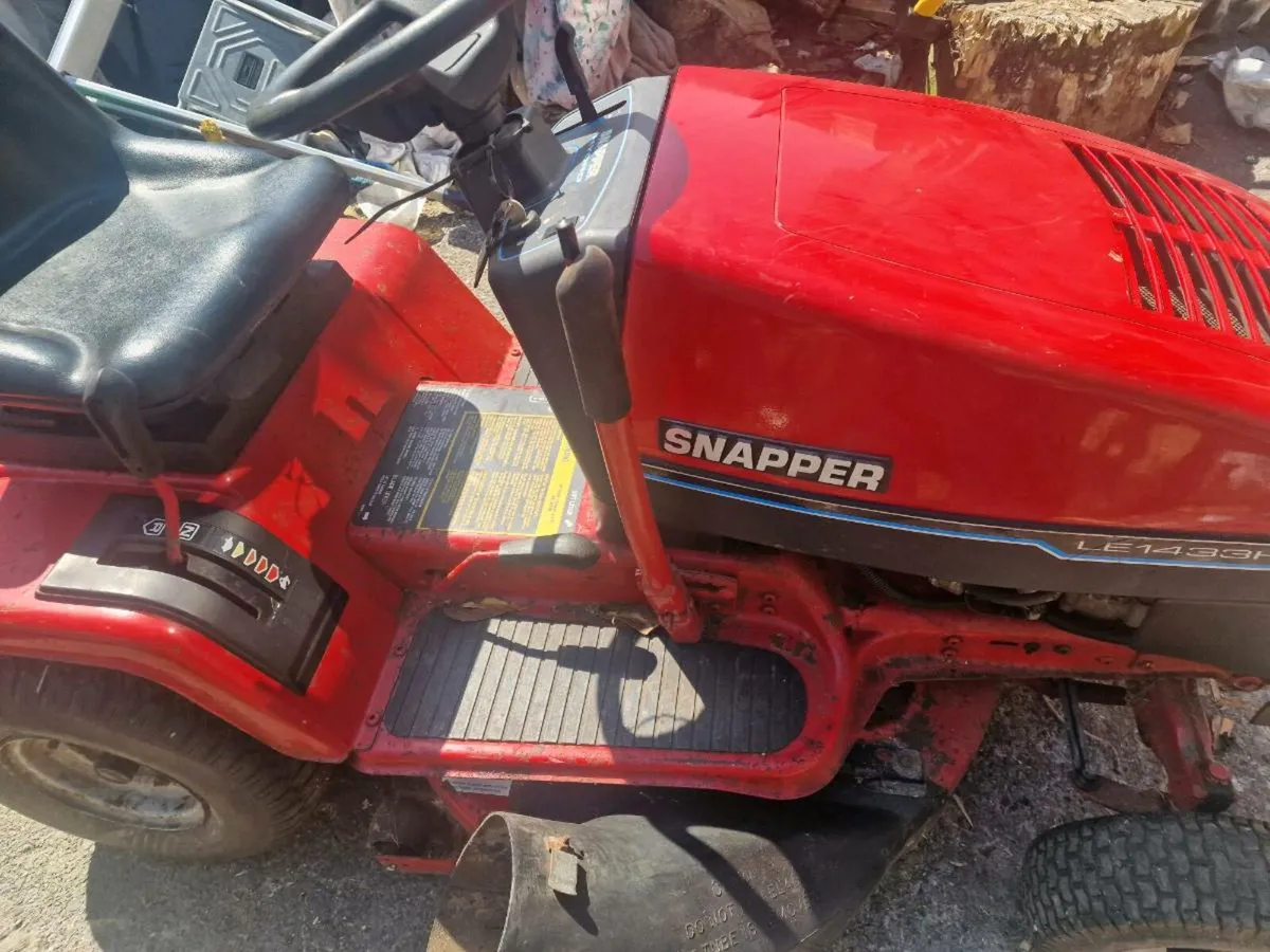 Snapper ride on for sale in excellent condition - Image 1