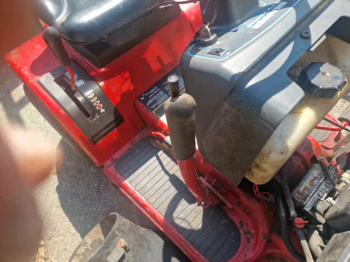 Snapper ride on for sale in excellent condition - Image 2