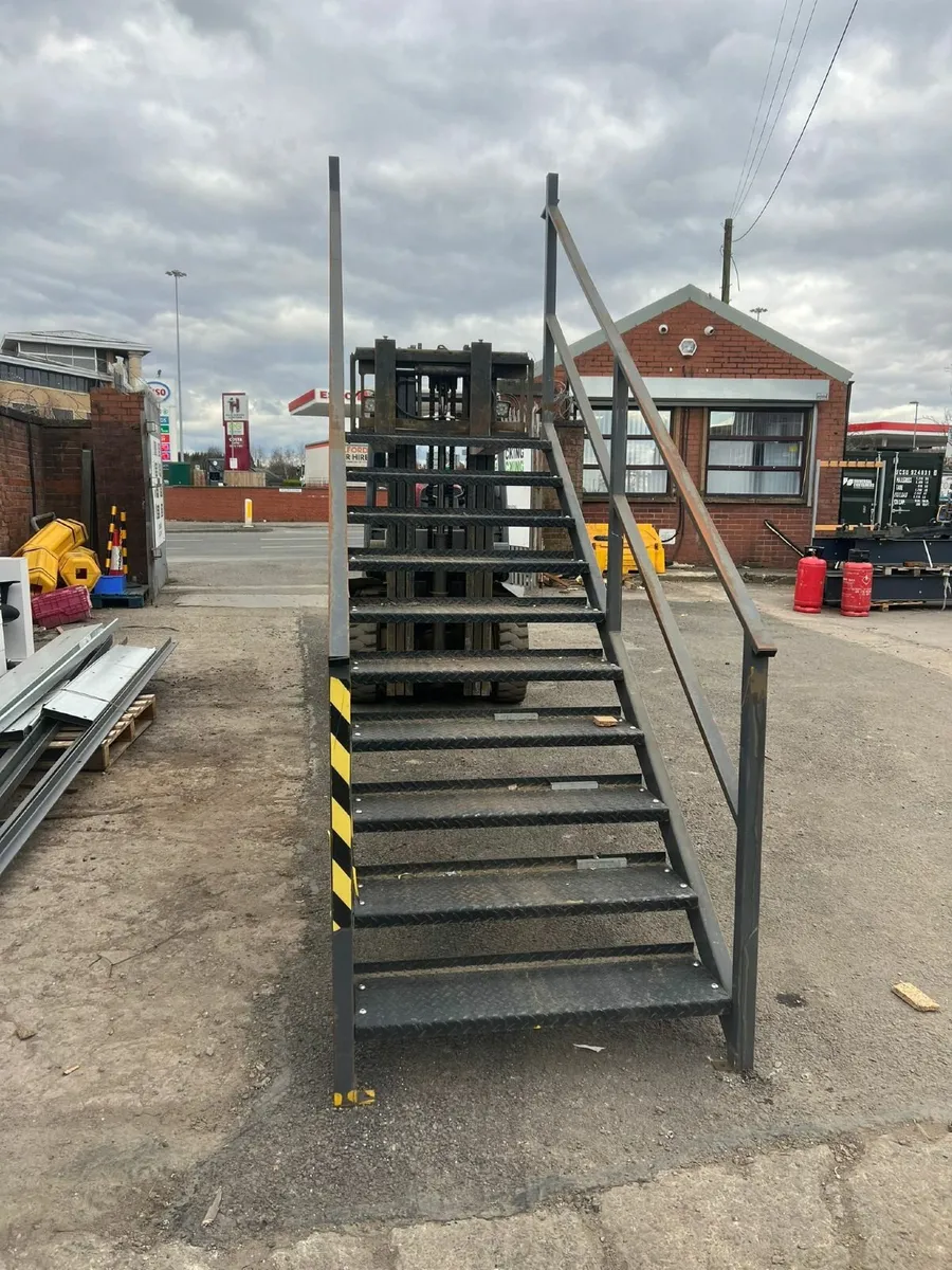 Clean Metal Stairs / Staircases For Mezzanine Shed - Image 1