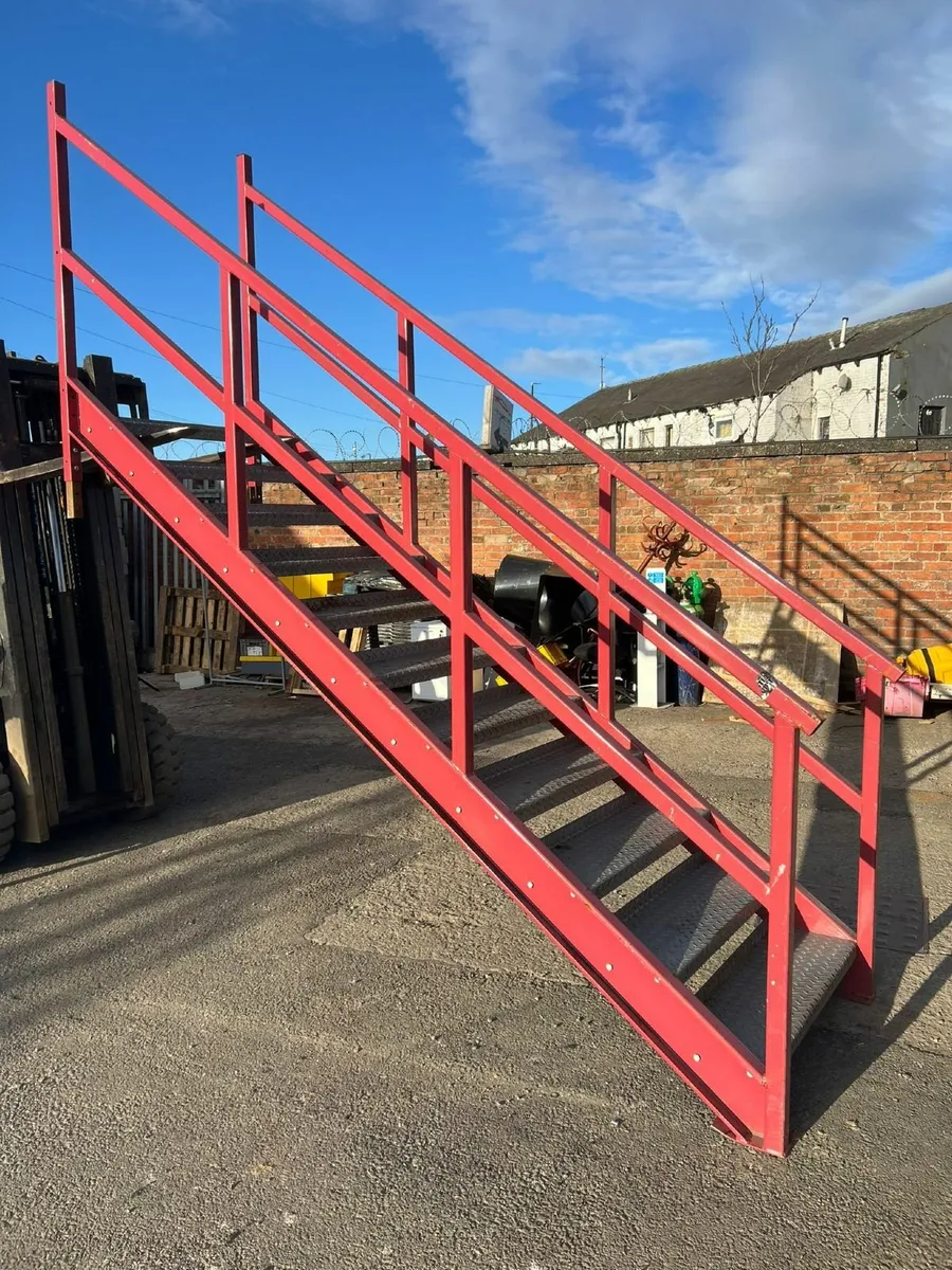 Clean Metal Stairs / Staircases For Mezzanine Shed - Image 2