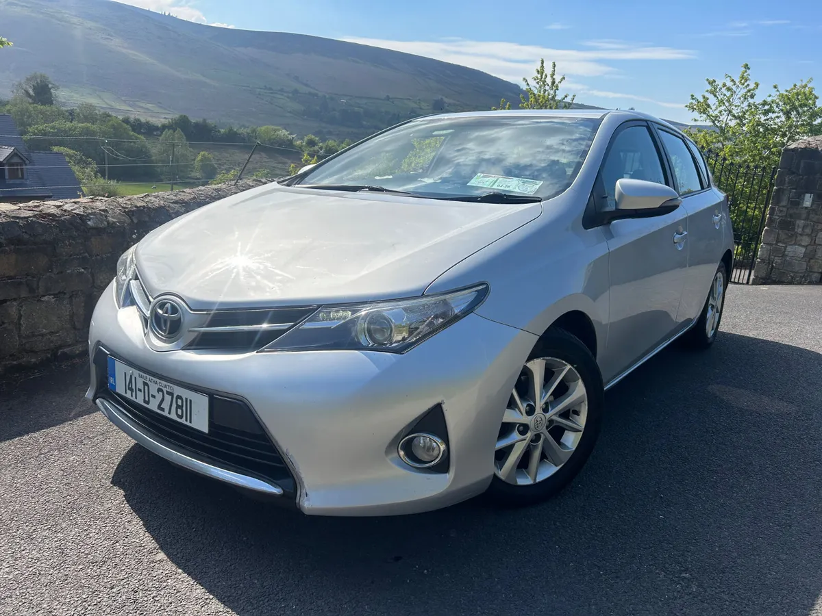 Toyota Auris 2014 1.4 D-4D AURA 4DR - Image 1