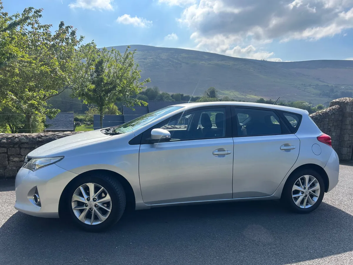 Toyota Auris 2014 1.4 D-4D AURA 4DR - Image 3