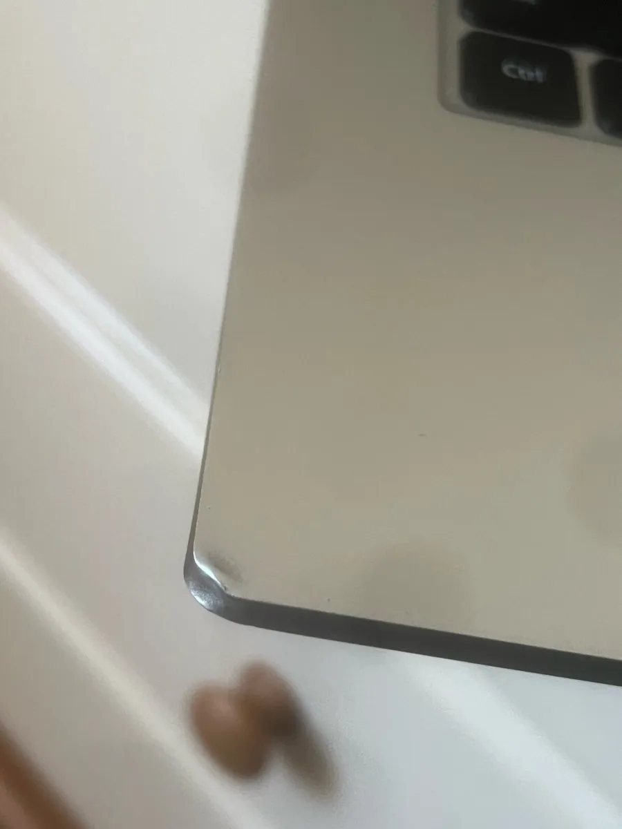 Laptop - Image 4