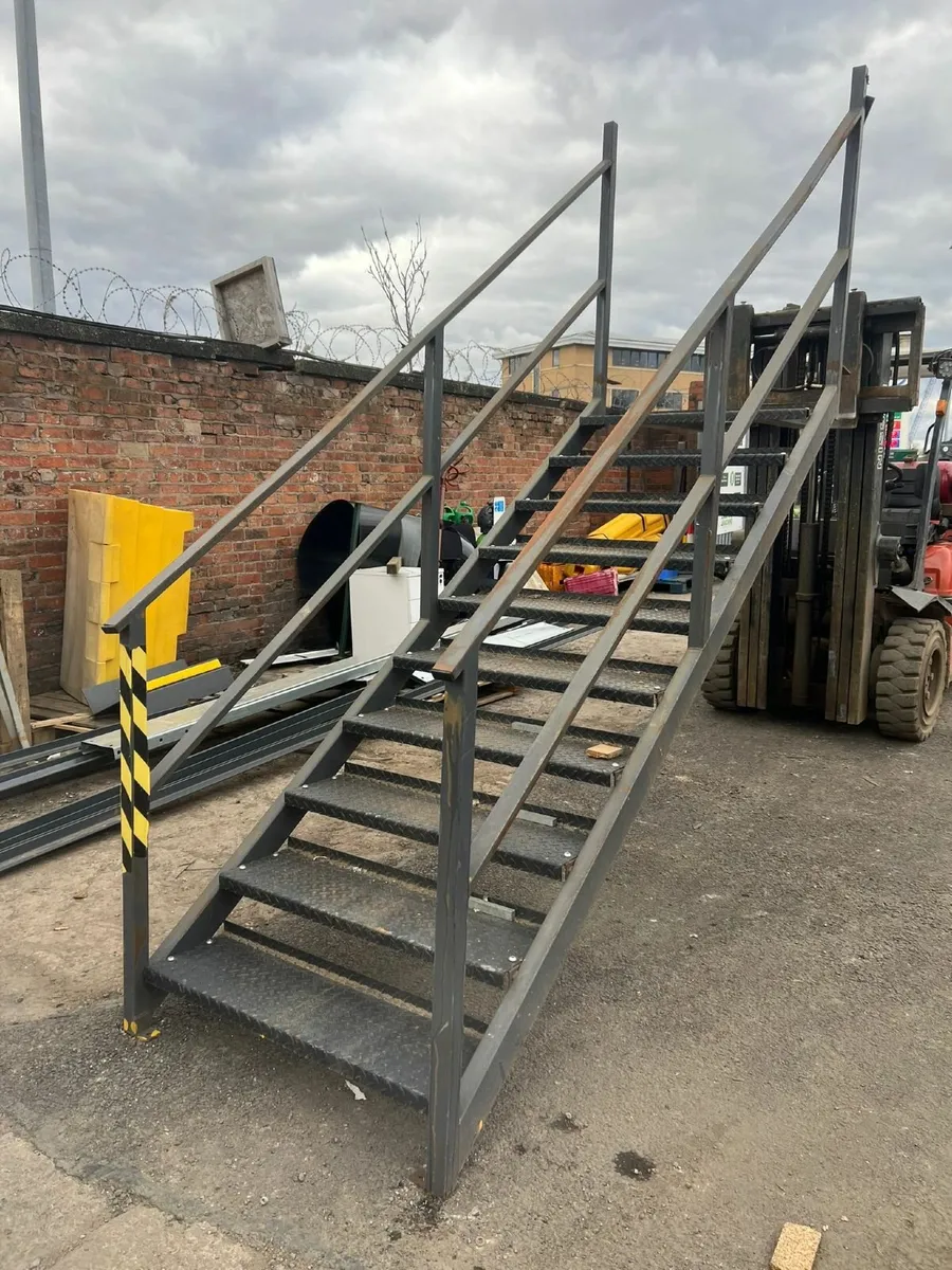 Clean Metal Stairs / Staircases For Mezzanine Shed - Image 4