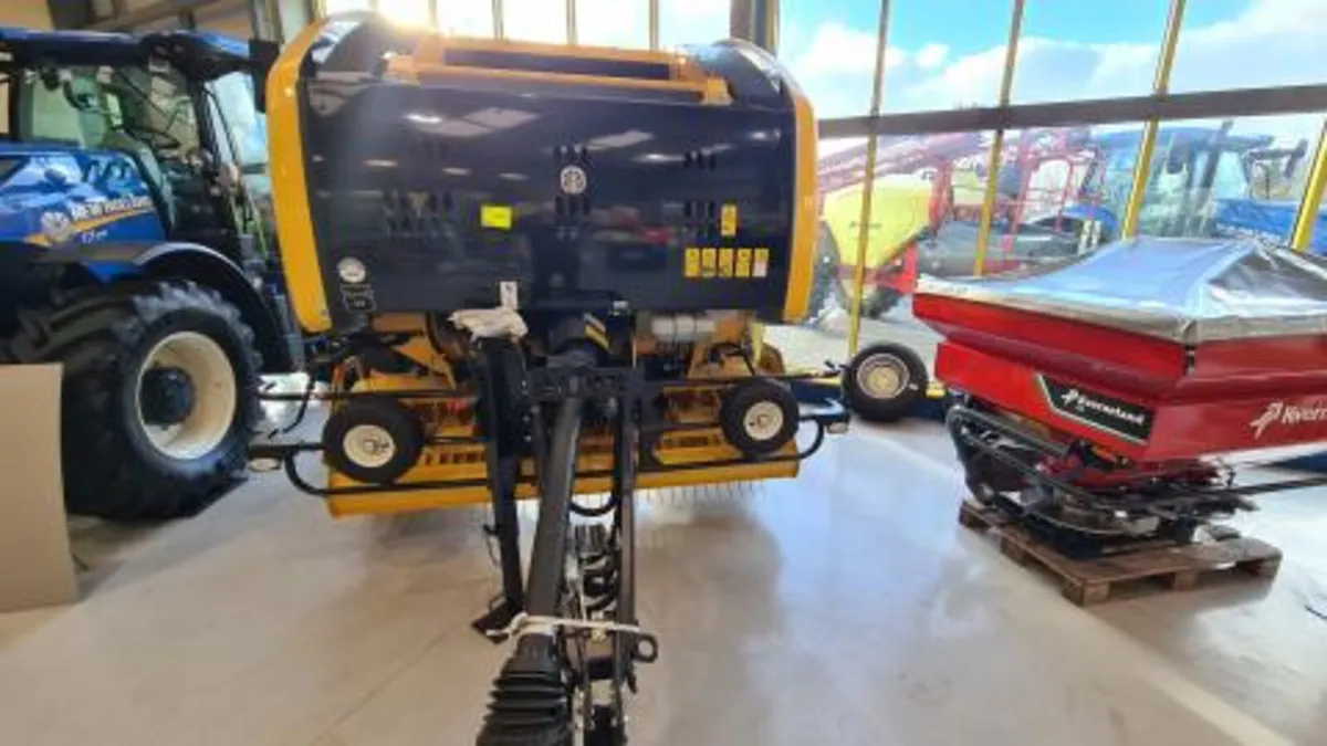 NEW HOLLAND ROLLBELT 150 BALER *PRE SEASON SPECIAL - Image 2