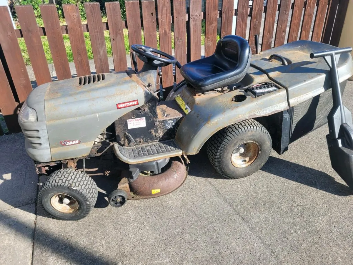 Craftsman lawnmower - Image 1