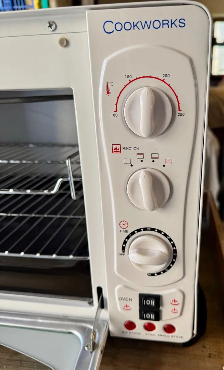 Mini oven & hob - Image 2