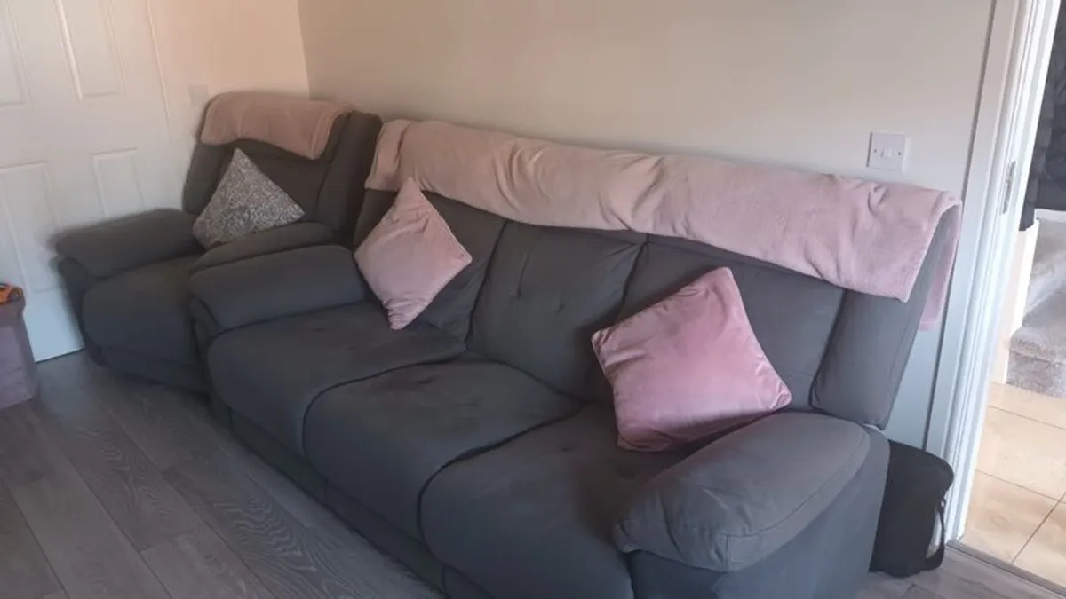sofa - Image 2