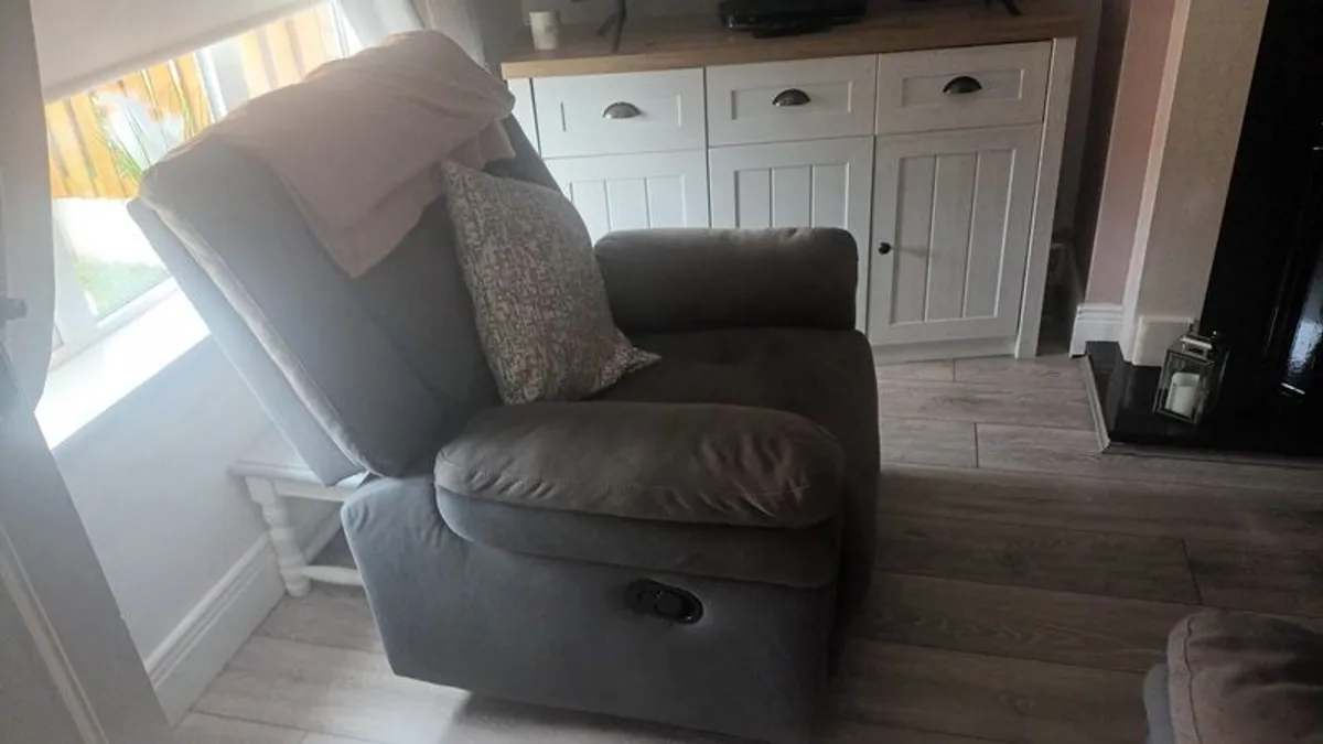 sofa - Image 3