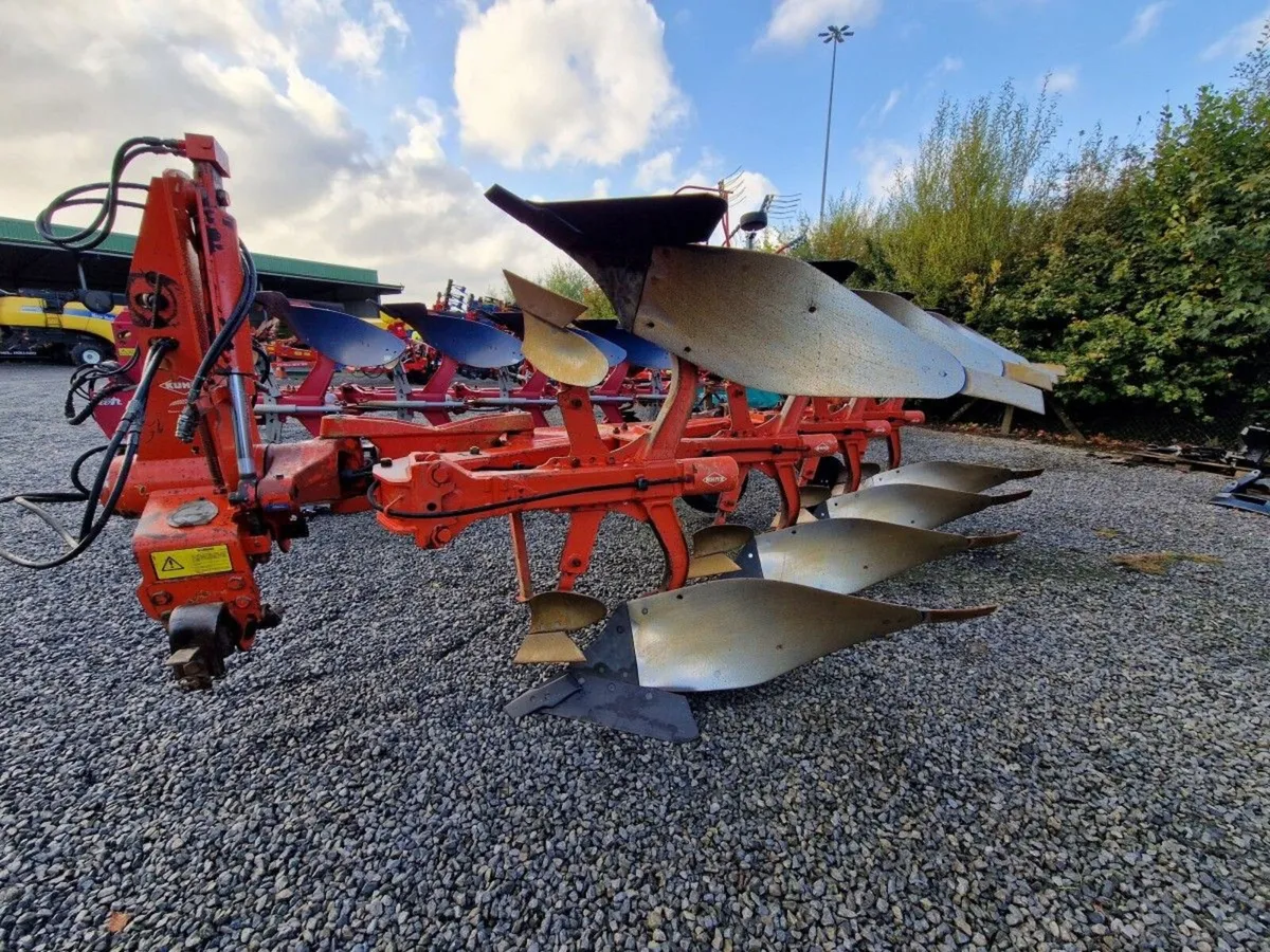 KUHN MULTI MASTER 112 4 FURROW PLOUGH - Image 3