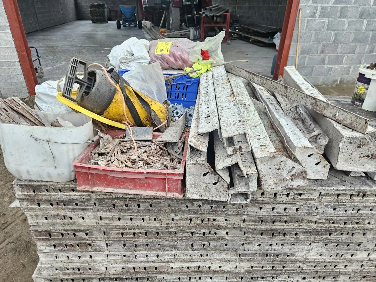 Shuttering + construction equipment - Image 3