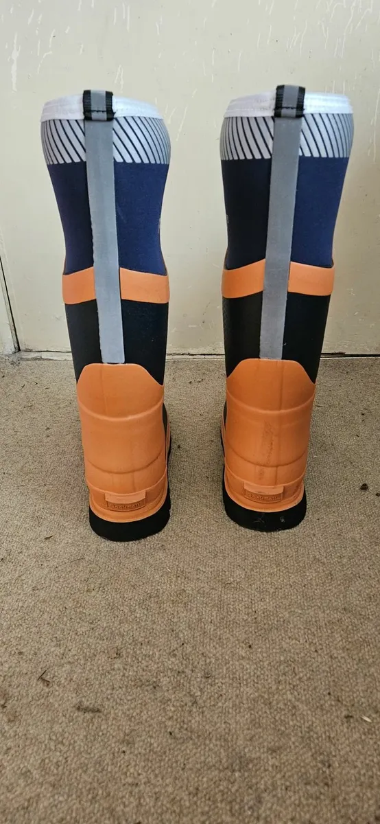 Rockfall steel toe cap, oil resistant wellingtons - Image 2