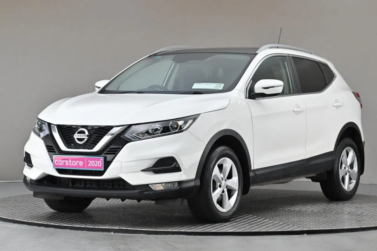 Nissan QASHQAI 1.5 DSL 6spd  pan Roof reverse Cam - Image 3