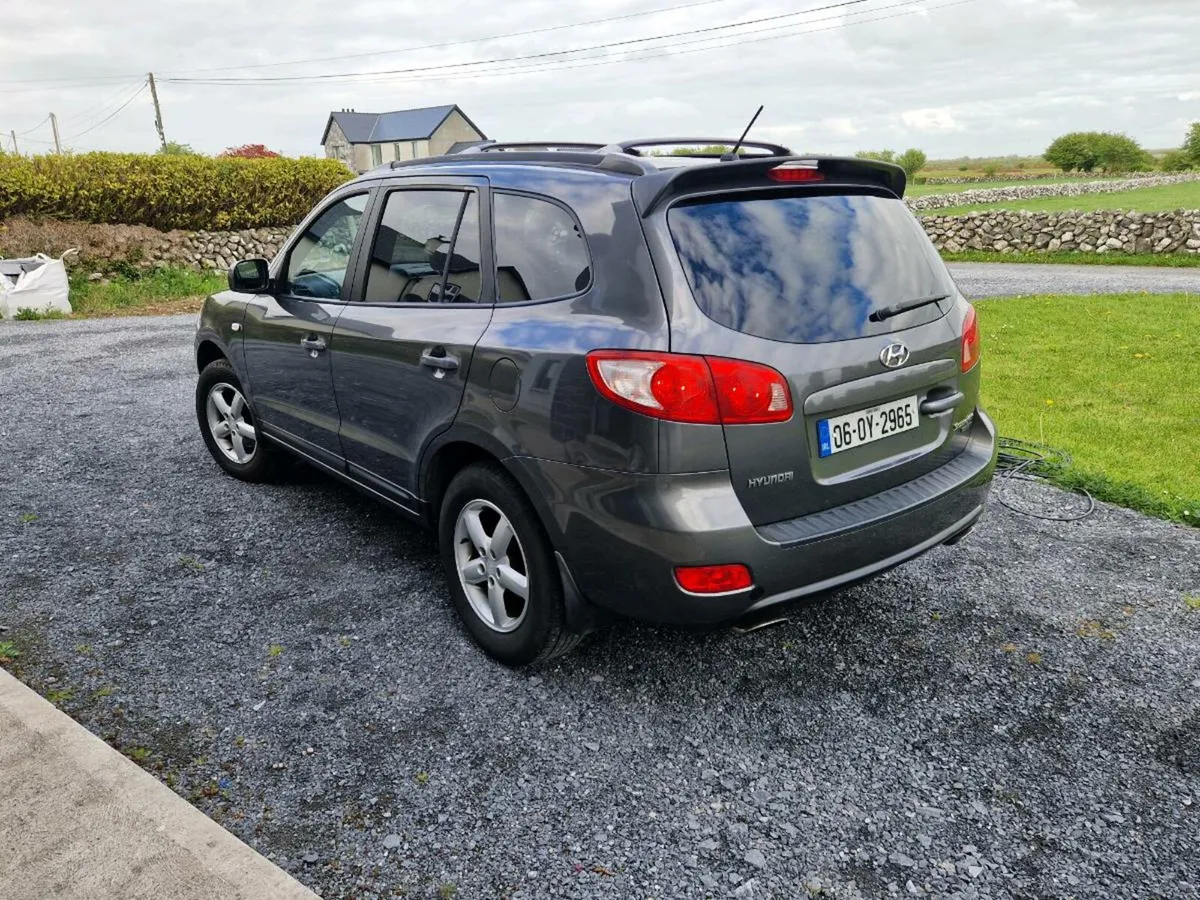 Hyundai santafe - Image 3