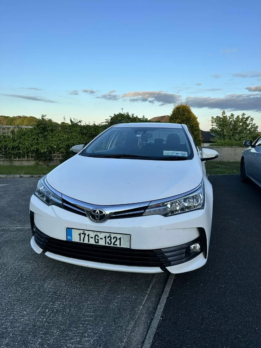 Toyota Corolla 2017 - Image 3