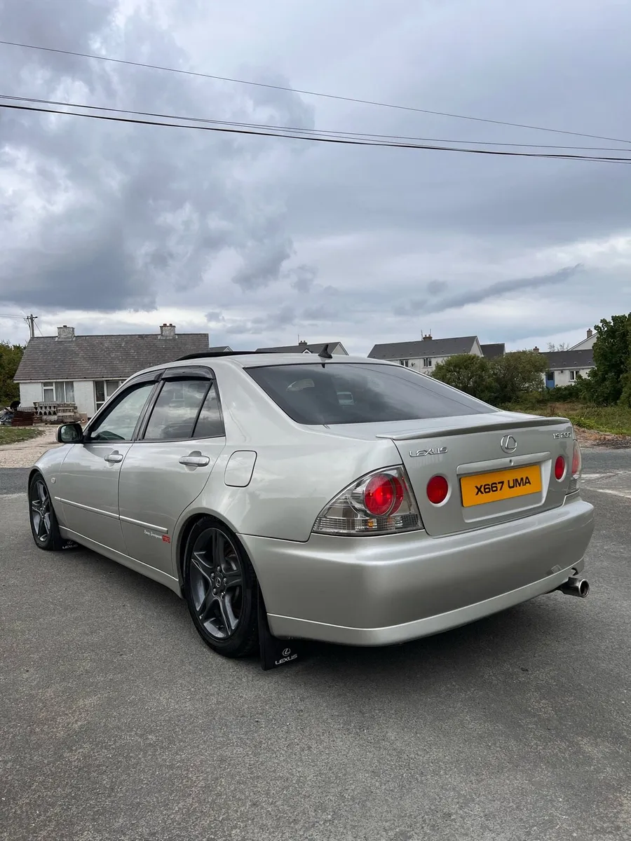 Is200 Sport 2000 - Image 2