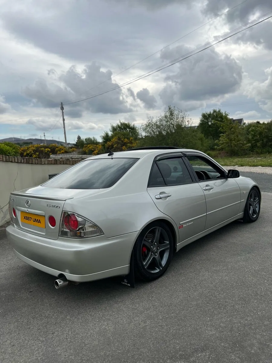 Is200 Sport 2000 - Image 4