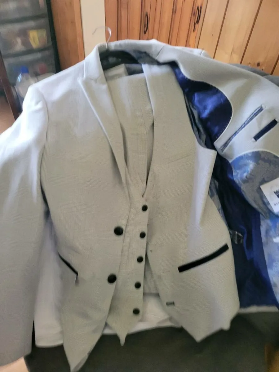 3 piece suit - Image 1