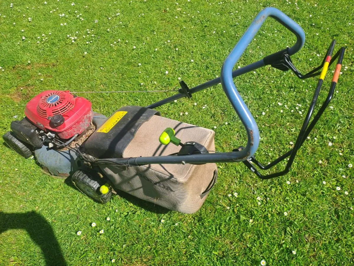 Honda petrol mower - Image 2