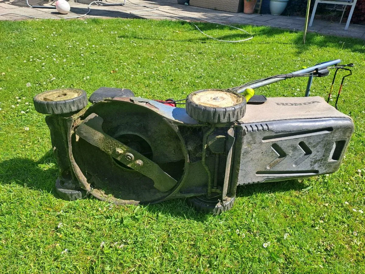 Honda petrol mower - Image 4
