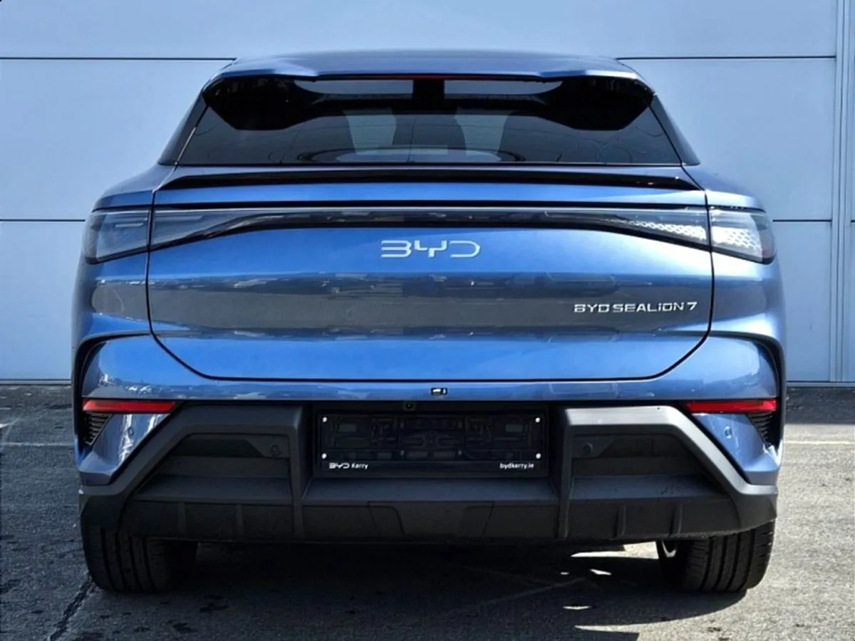 BYD SEALION 7 Design - Image 4