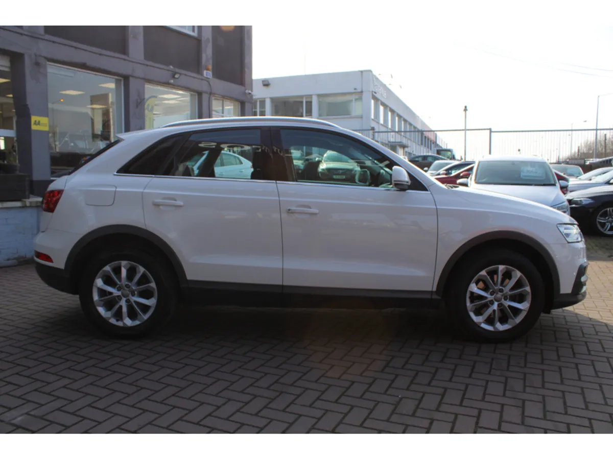 Audi Q3 2.0 TDI 120 SE LIMITED 5DR ESTATE // 1 OWN - Image 3