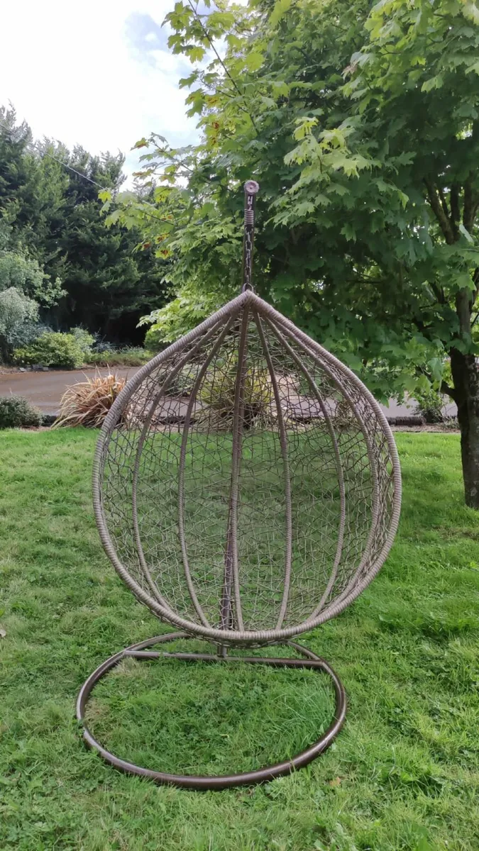 Hanging Swings Eggs – Metal Frame –Free delivery - Image 3