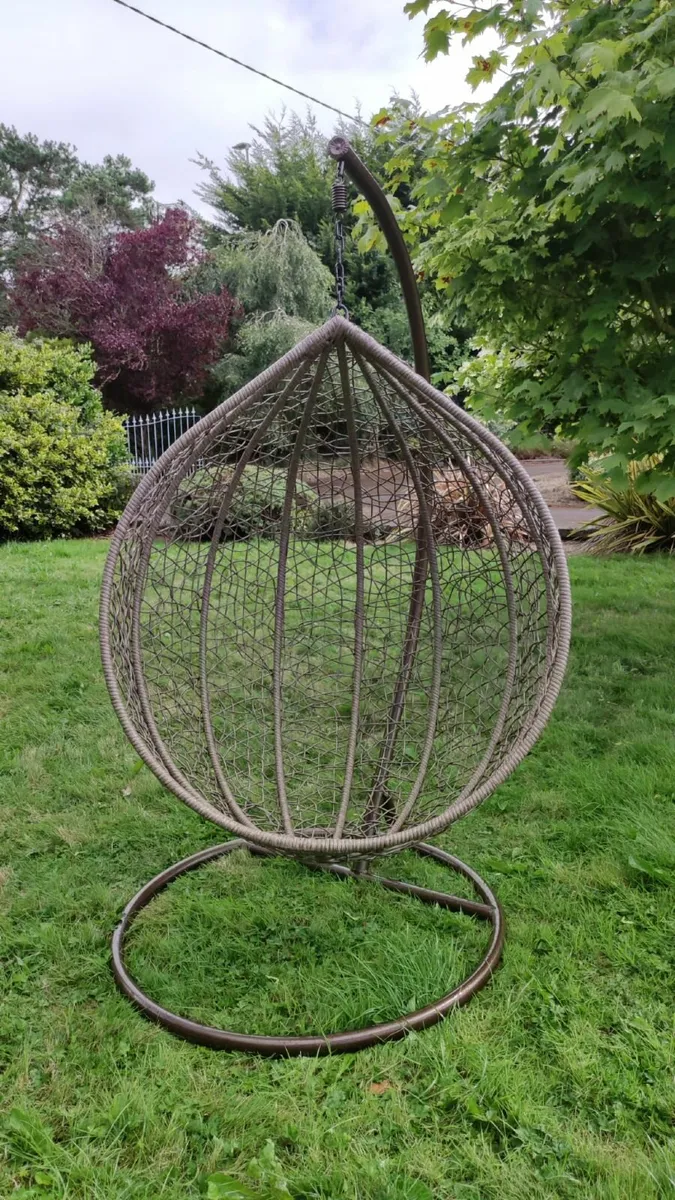 Hanging Swings Eggs – Metal Frame –Free delivery - Image 4
