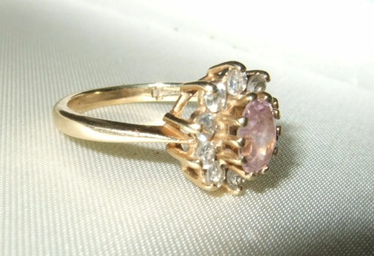 Vintage Hallmarked Yellow Gold Cluster - Image 4