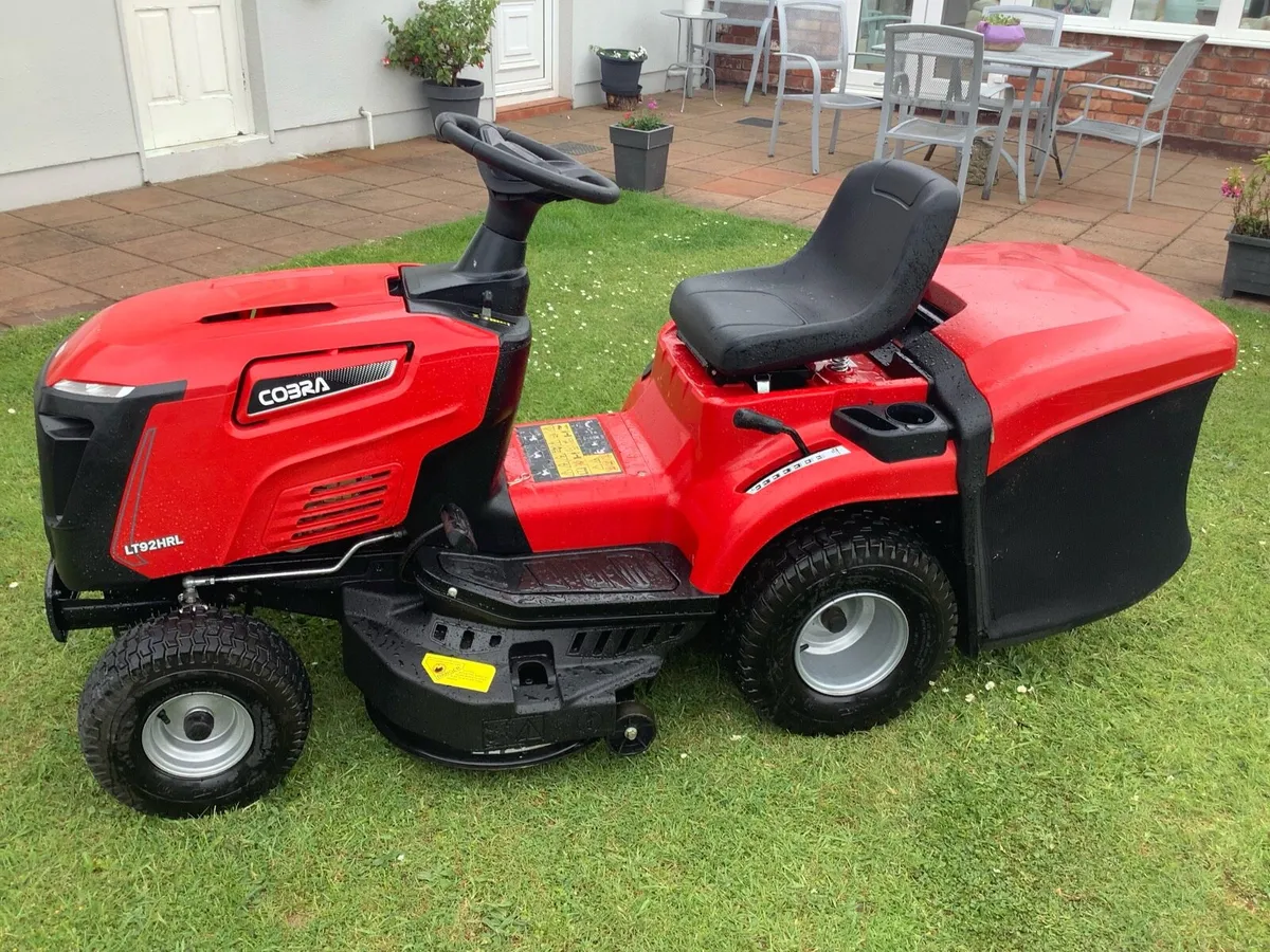 Cobra  Ride on  Lawnmower hydrostatic - Image 2