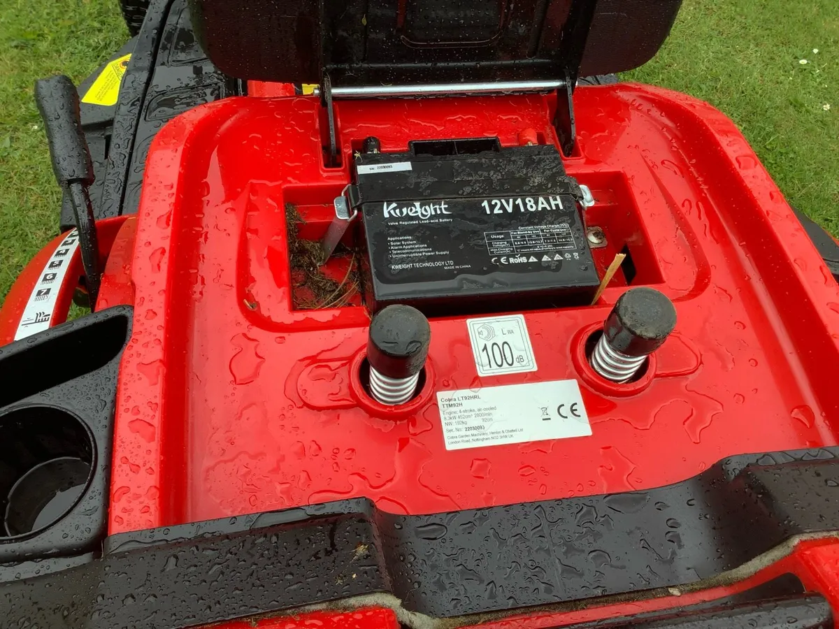 Cobra  Ride on  Lawnmower hydrostatic - Image 4
