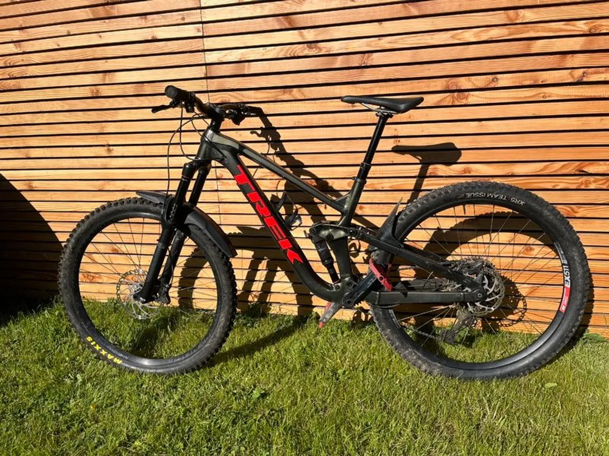 Trek Slash 7 - Image 1