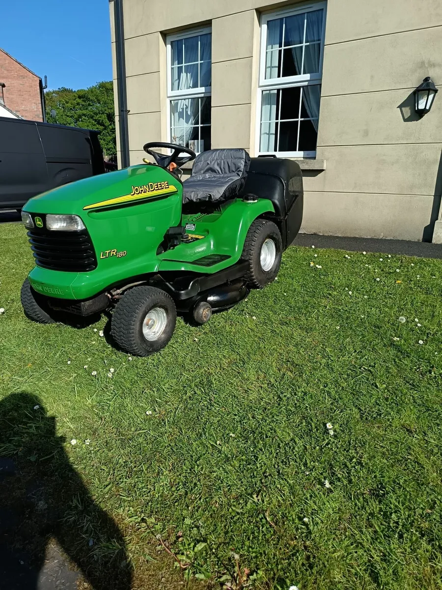 John deere ride on lawnmower - Image 3