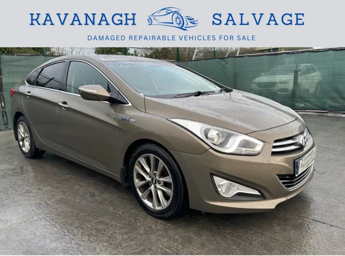 2015 Hyundai i40. Light Damage - Image 1