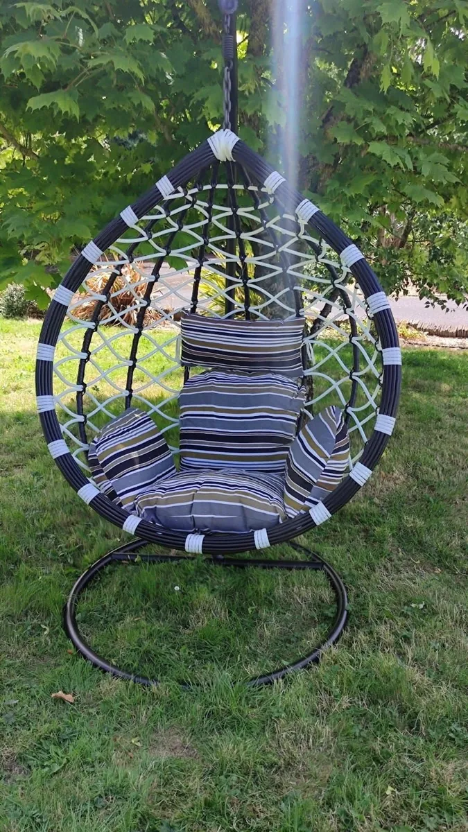Hanging Swings Eggs – Metal Frame – Free Delivery - Image 2