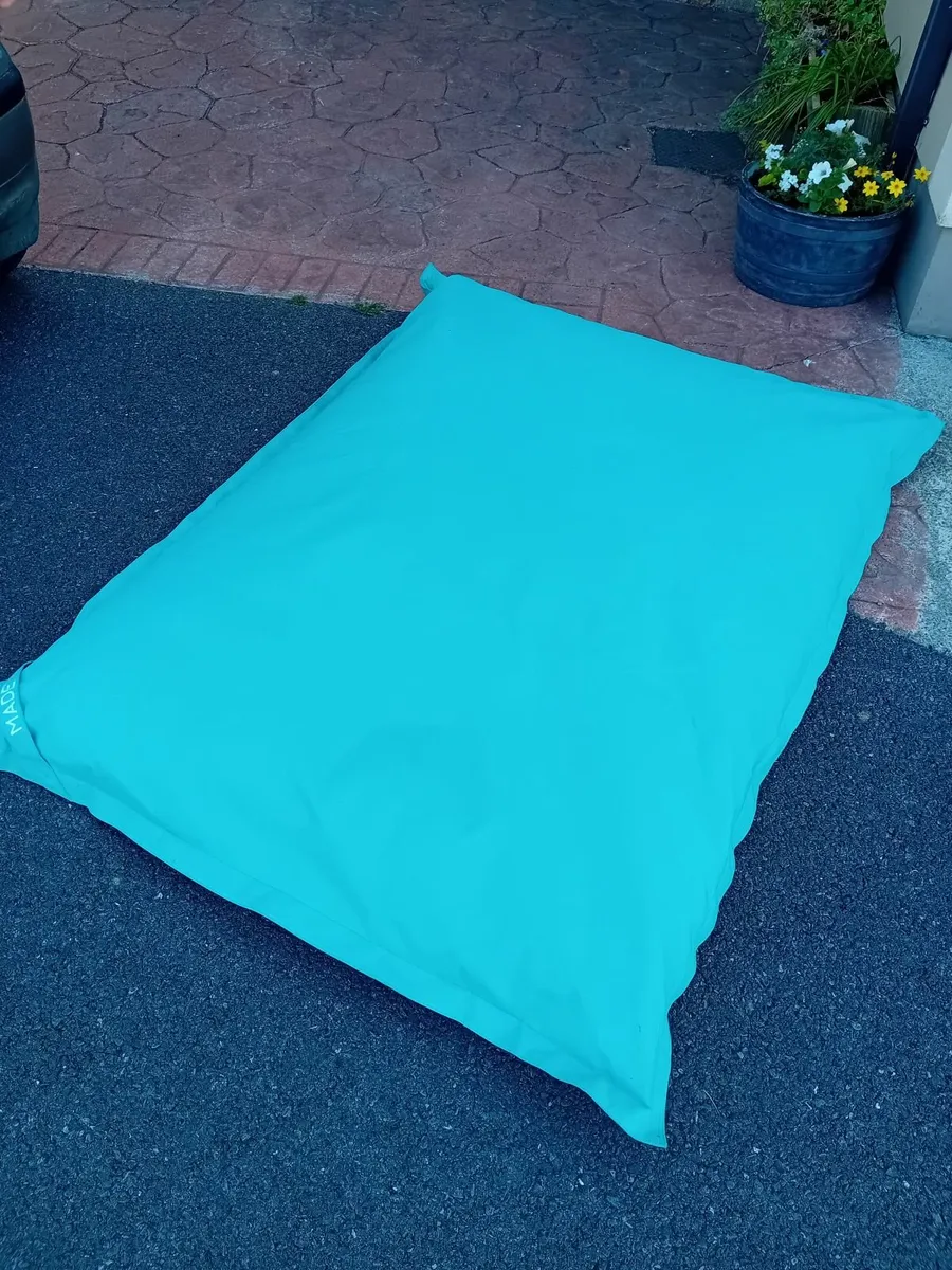 Bean bag. - Image 1