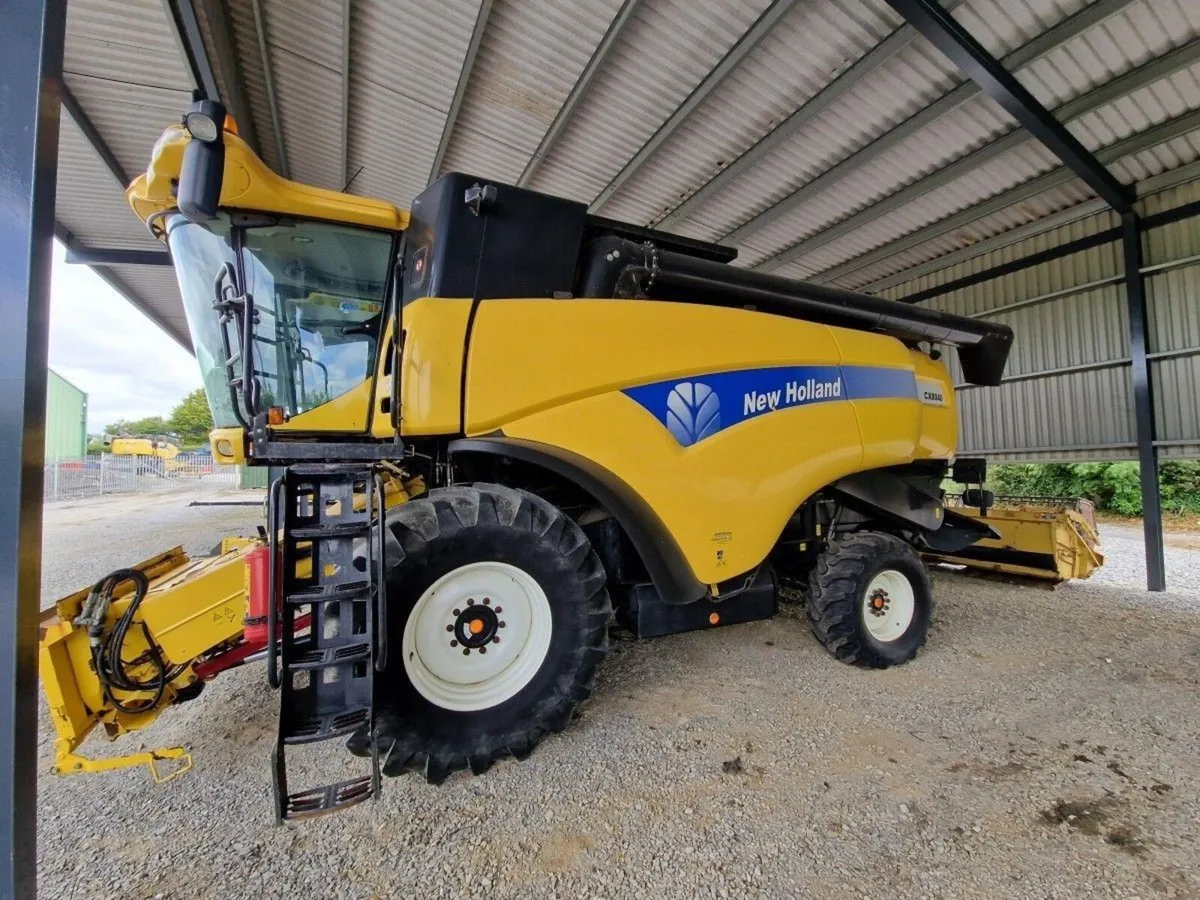 NEW HOLLAND CX8040 - Image 1