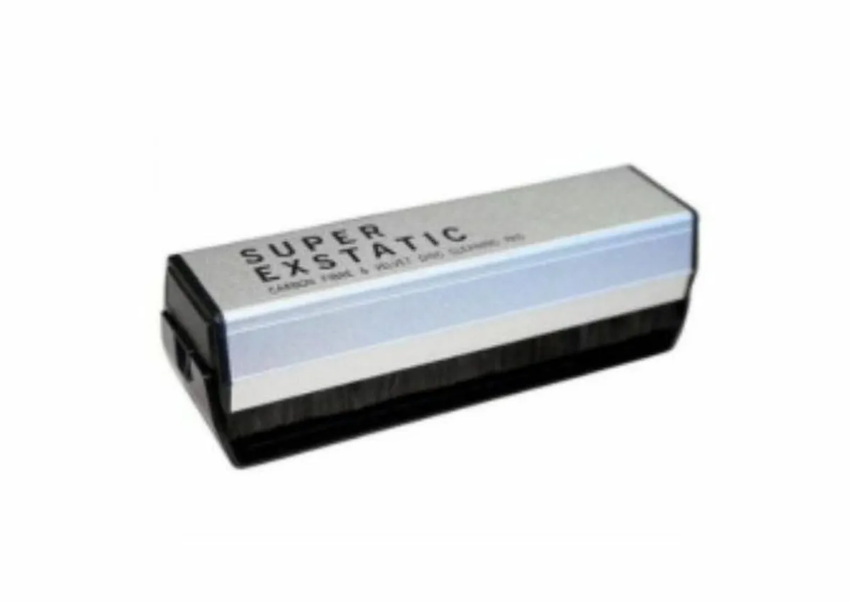 Pro Carbon Fibre and Velvet Disc Cleaner BRUSH PAD - Image 1