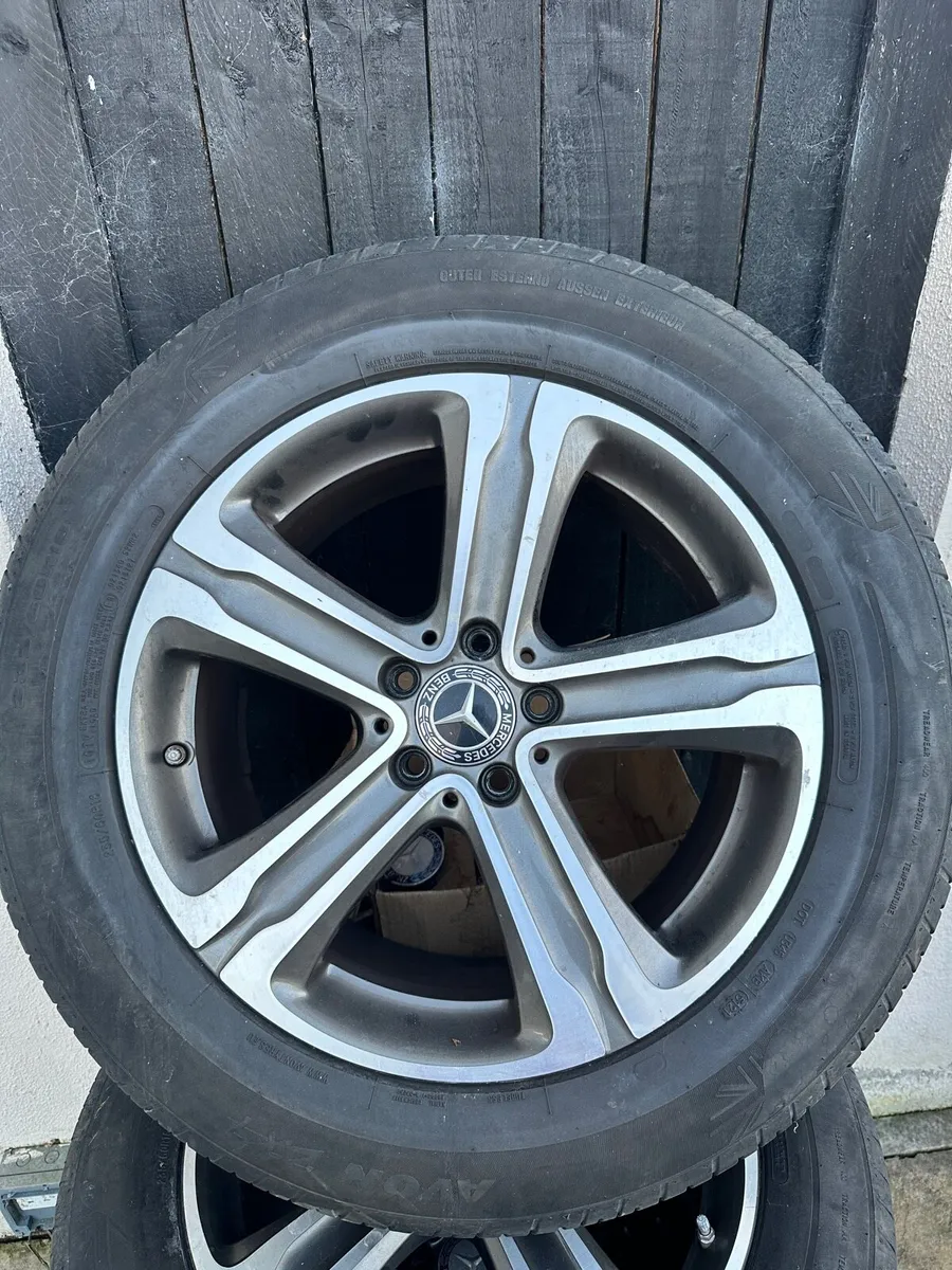 Mercedes alloy wheels - Image 1