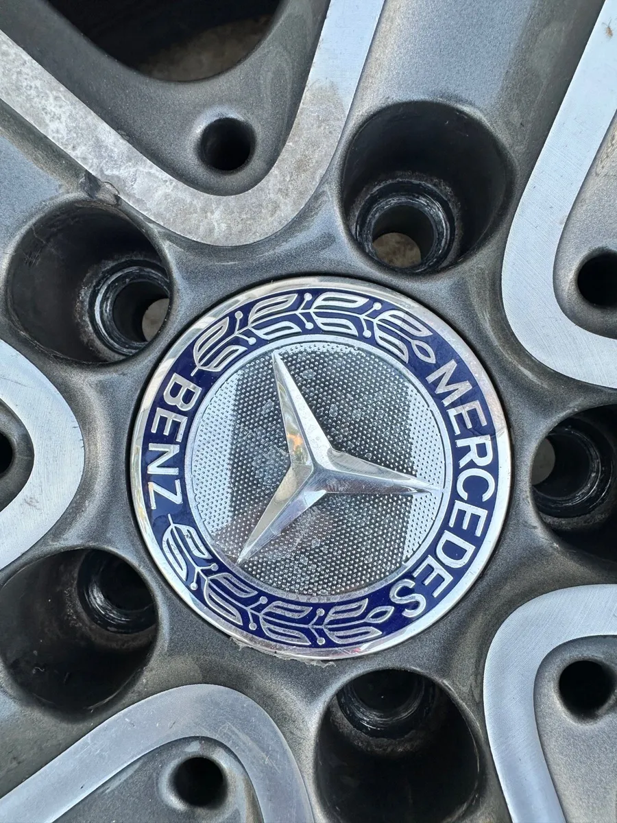 Mercedes alloy wheels - Image 4