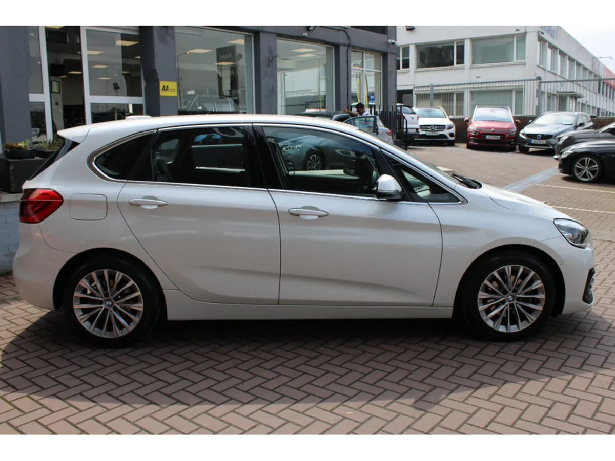 BMW 2-Series 218D SE LUXURY 5DR ESTATE AUTOMATIC / - Image 3
